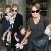 Nicole Kidman, son mari Keith Urban et leurs filles Sunday et Faith arrivent à l'aéroport LAX de Los Angeles le 3 juillet 2014