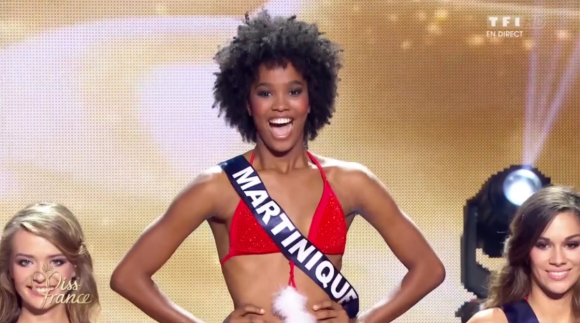 Miss Martinique choisie parmi les cinq finalistes, lors de l'élection Miss France 2016 le samedi 19 décembre 2015 sur TF1