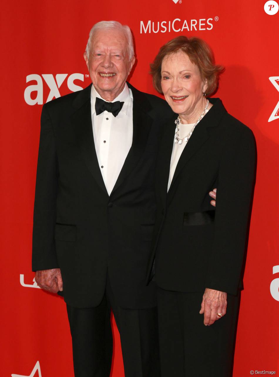 Jimmy carter et sa femme rosalynn carter lors du 25e anniversaire