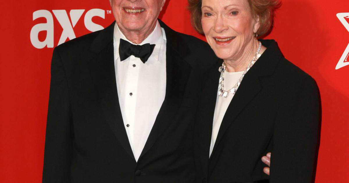 Jimmy carter et sa femme rosalynn carter lors du 25e anniversaire