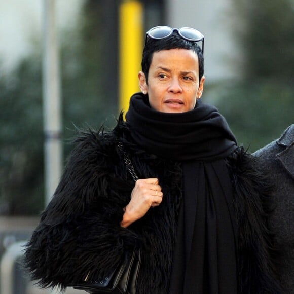 Exclusif - Nadège Dubospertus, ancien mannequin, se promène avec son mari Arturo Cazzaniga dans les rues de Milan, le 13 décembre 2015. Elle présentait il y a longtemps une émission avec J.L. Delarue.