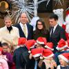Le prince Albert II de Monaco et la princesse Charlene, avec Louis Ducruet et Camille Gottlieb, ont distribué les cadeaux de noël aux enfants monégasques au palais princier le 16 décembre 2015. © Bruno Bébert / Bestimage