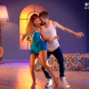 EnjoyPhoenix et son partenaire, dans "Danse avec les stars 6" sur TF1, le samedi 12 décembre 2015.