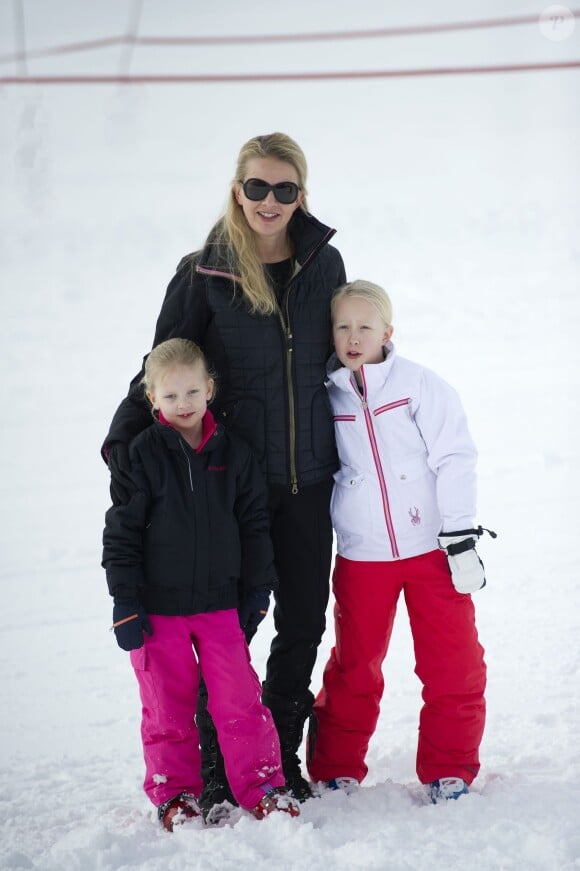 La princesse Mabel avec ses fille Luana et Zaria - La famille royale des Pays-Bas pose à Lech en Suisse le 17 févier 2014.17/02/2014 - Lech