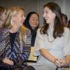 La princesse Mabel des Pays-Bas et la princesse Viktoria de Bourbon participent à une réunion sur le mariage des enfants organisée par "Save the Children" à La Haye, le 7 octobre 2015.07/10/2015 - La Haye