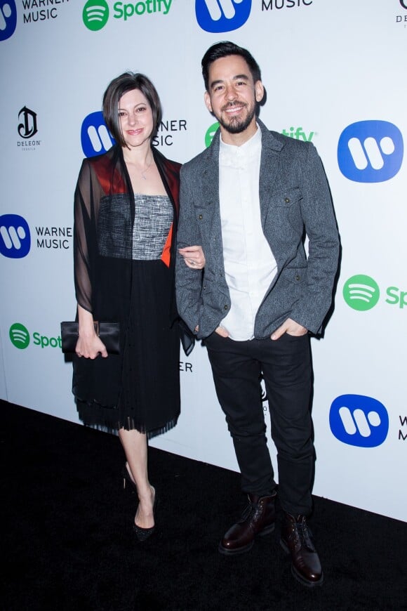 Anna et Mike Shinoda à la soirée de la Warner pour les Grammy Awards au Chateau Marmont, à Los Angeles, le 8 février 2015