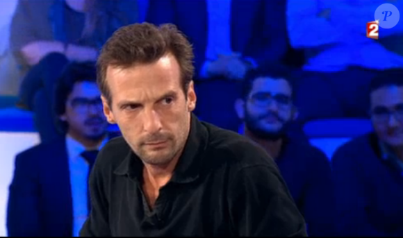 Mathieu Kassovitz dans On n'est pas couché sur France 2 (émission tournée le jeudi 12 novembre 2015 et diffusée le samedi 2 janvier 2016.)