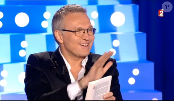Laurent Ruquier dans On n'est pas couché sur France 2 (émission tournée le jeudi 12 novembre 2015 et diffusée le samedi 2 janvier 2016.)