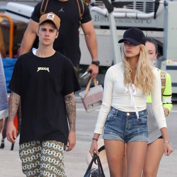 Justin Bieber et Hailey Baldwin vont prendre un jet privé à St Barts, le 1er janvier 2016