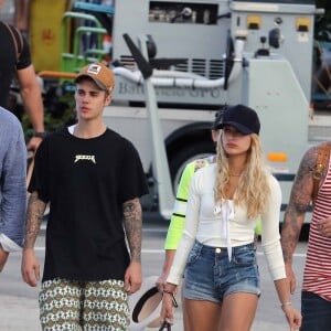 Justin Bieber et Hailey Baldwin vont prendre un jet privé à St Barts, le 1er janvier 2016