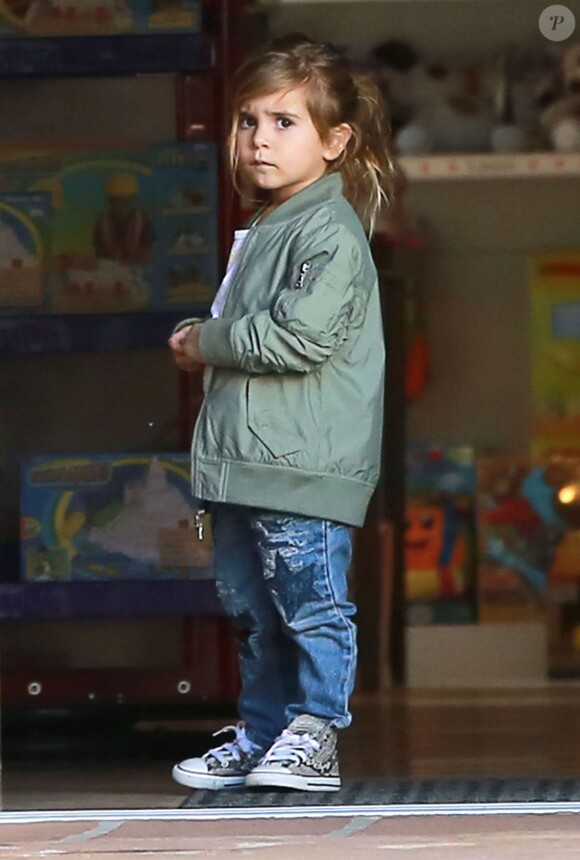 Kourtney Kardashian emmène ses enfants Mason et Penelope dans un parc à Pacific Palisades, le 4 janvier 2016.