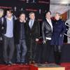 Robert Forster, Channing Tatum, Tim Roth, Christoph Waltz, Quentin Tarantino, Zoe Bell - Quentin Tarantino laisse ses empreintes dans le ciment hollywoodien au TCL Chinese Theater à Hollywood, le 5 janvier 2016