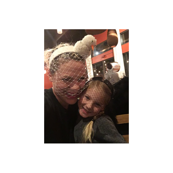 Pink et sa fille Willow. Photo postée sur Twitter, le 1er janvier 2016.