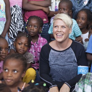 La chanteuse Pink vient d'être nommée ambassadeur de bonne volonté de l'UNICEF. Pink s'était rendue en Haïti où elle avait notamment visité un centre où sont traités des enfants souffrants de grave malnutrition le 24 juillet 2015