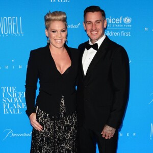 Pink et son mari Carey Hart - People à la soirée UNICEF Snowflake Ball à New York le 1er décembre 2015.