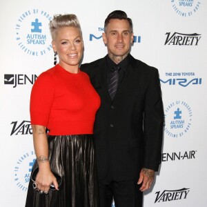 Pink et son mari Carey Hart - Gala "Autism Speaks To LA Celebrity Chef" à Santa Monica, le 8 octobre 2015.