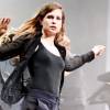Christine and the Queens (Héloïse Letissier) en concert lors du Festival Fnac Live devant l'hôtel de ville de Paris, le 16 juillet 2015.