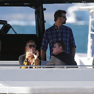 Exclusif - Mariah Carey, son compagnon James Packer et ses enfants Moroccan et Monroe sont arrivés à Sydney en Australie, avant de rejoindre Lachlan Murdoch (fils de l'homme d'affaires australo-américain Rupert Murdoch) et sa femme Sarah sur leur voilier de luxe de 42,6 mètres (le Sarissa) sur le port de Sydney pour une fête du jour de l'an le 1er janvier 2016.