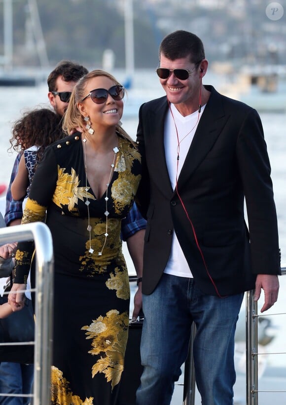 Exclusif - La popstar Mariah Carey, son compagnon James Packer et ses enfants Moroccan et Monroe sont arrivés à Sydney en Australie, avant de rejoindre Lachlan Murdoch (fils de l'homme d'affaires australo-américain Rupert Murdoch) et sa femme Sarah sur leur voilier de luxe de 42,6 mètres (le Sarissa) sur le port de Sydney pour une fête du jour de l'an le 1er janvier 2016.