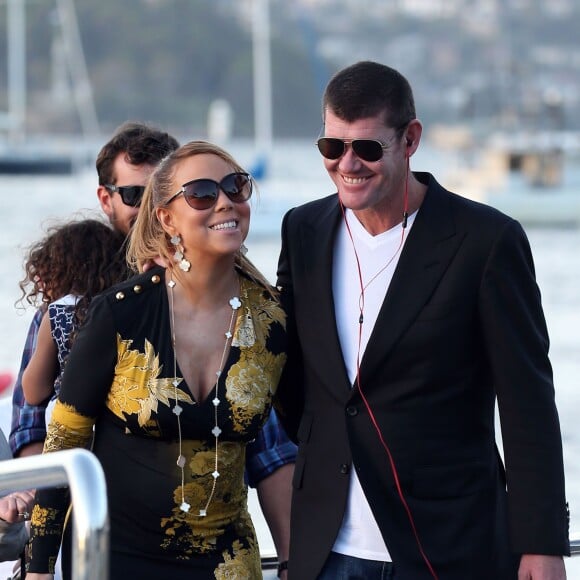 Exclusif - La popstar Mariah Carey, son compagnon James Packer et ses enfants Moroccan et Monroe sont arrivés à Sydney en Australie, avant de rejoindre Lachlan Murdoch (fils de l'homme d'affaires australo-américain Rupert Murdoch) et sa femme Sarah sur leur voilier de luxe de 42,6 mètres (le Sarissa) sur le port de Sydney pour une fête du jour de l'an le 1er janvier 2016.