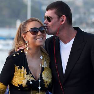 Exclusif - Mariah Carey, son milliardaire de compagnon James Packer et ses enfants Moroccan et Monroe sont arrivés à Sydney en Australie, avant de rejoindre Lachlan Murdoch (fils de l'homme d'affaires australo-américain Rupert Murdoch) et sa femme Sarah sur leur voilier de luxe de 42,6 mètres (le Sarissa) sur le port de Sydney pour une fête du jour de l'an le 1er janvier 2016.