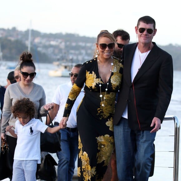 Exclusif - Mariah Carey, son compagnon James Packer et ses enfants Moroccan et Monroe sont arrivés à Sydney en Australie, avant de rejoindre Lachlan Murdoch (fils de l'homme d'affaires australo-américain Rupert Murdoch) et sa femme Sarah sur leur voilier de luxe de 42,6 mètres (le Sarissa) sur le port de Sydney pour une fête du jour de l'an le 1er janvier 2016.