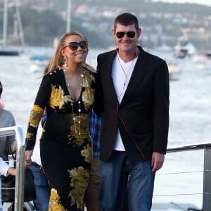 Exclusif - Mariah Carey, son compagnon James Packer et ses enfants Moroccan et Monroe sont arrivés à Sydney en Australie, avant de rejoindre Lachlan Murdoch (fils de l'homme d'affaires australo-américain Rupert Murdoch) et sa femme Sarah sur leur voilier de luxe de 42,6 mètres (le Sarissa) sur le port de Sydney pour une fête du jour de l'an le 1er janvier 2016.