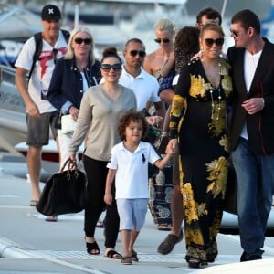 Exclusif - Mariah Carey, son compagnon James Packer et ses enfants Moroccan et Monroe sont arrivés à Sydney en Australie, avant de rejoindre Lachlan Murdoch (fils de l'homme d'affaires australo-américain Rupert Murdoch) et sa femme Sarah sur leur voilier de luxe de 42,6 mètres (le Sarissa) sur le port de Sydney pour une fête du jour de l'an le 1er janvier 2016.