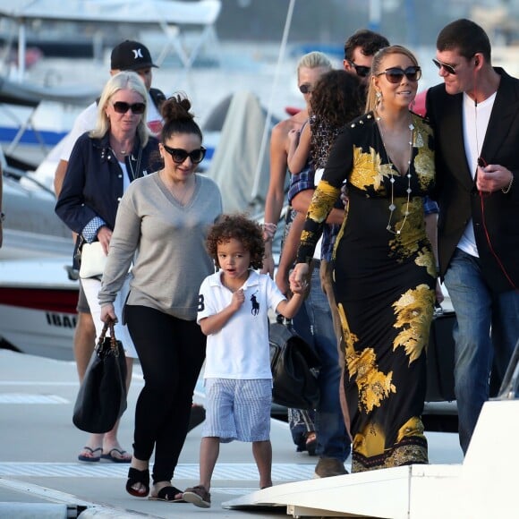 Exclusif - Mariah Carey, son compagnon James Packer et ses enfants Moroccan et Monroe sont arrivés à Sydney en Australie, avant de rejoindre Lachlan Murdoch (fils de l'homme d'affaires australo-américain Rupert Murdoch) et sa femme Sarah sur leur voilier de luxe de 42,6 mètres (le Sarissa) sur le port de Sydney pour une fête du jour de l'an le 1er janvier 2016.