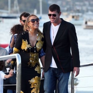 Exclusif - Mariah Carey, son compagnon James Packer et ses enfants Moroccan et Monroe sont arrivés à Sydney en Australie, avant de rejoindre Lachlan Murdoch (fils de l'homme d'affaires australo-américain Rupert Murdoch) et sa femme Sarah sur leur voilier de luxe de 42,6 mètres (le Sarissa) sur le port de Sydney pour une fête du jour de l'an le 1er janvier 2016.