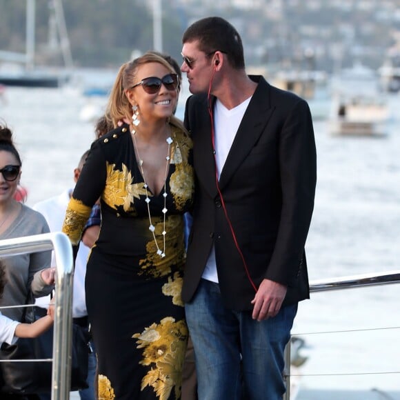 Exclusif - Mariah Carey, son compagnon James Packer et ses enfants Moroccan et Monroe sont arrivés à Sydney en Australie, avant de rejoindre Lachlan Murdoch (fils de l'homme d'affaires australo-américain Rupert Murdoch) et sa femme Sarah sur leur voilier de luxe de 42,6 mètres (le Sarissa) sur le port de Sydney pour une fête du jour de l'an le 1er janvier 2016.