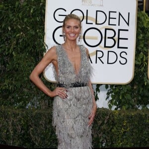 Heidi Klum dans une robe à plumes signée Marchesa - 73ème cérémonie annuelle des Golden Globe Awards à Beverly Hills, le 10 janvier 2016. © Olivier Borde/Bestimage