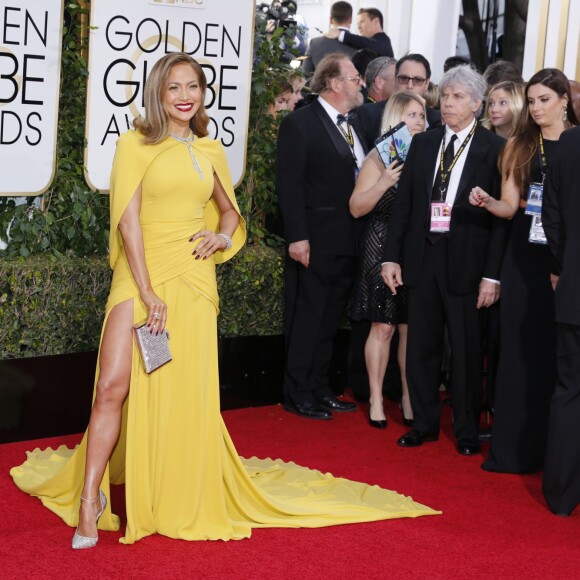 Jennifer Lopez sublime dans une robe Giambattista Valli - 73e cérémonie des Golden Globes Awards à Los Angeles. Le 10 janvier 2016. © Olivier Borde/Bestimage