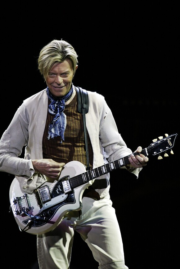 David Bowie en concert à Stockholm en Suède le 8 octobre 2003.