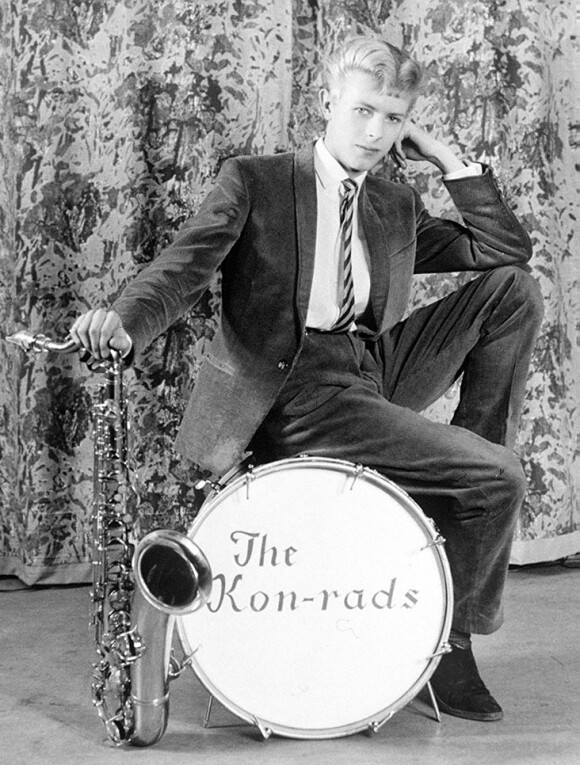 David Bowie avec son premier groupe The Kon-Rads à la fin des années 60 à Londres.