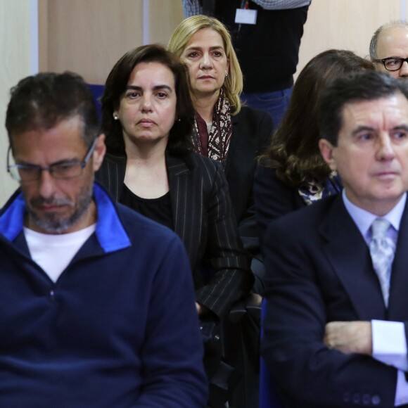 Cristina d'Espagne le 11 janvier 2016 au premier jour du procès de l'affaire Noos au tribunal à l'Ecole d'administration publique des Baléares à Palma de Majorque. Iñaki Urdangarin, accusé entre autres de détournement de fonds et de trafic d'influence, est l'un des principaux prévenus, tandis que la fille du roi Juan Carlos Ier est inculpée de fraude fiscale.
