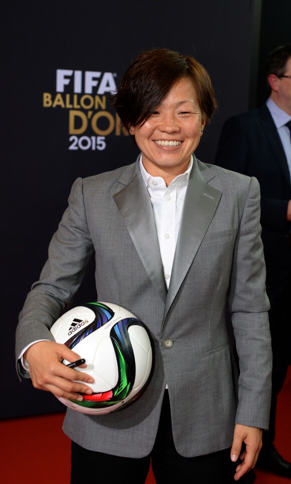 Aya Miyama lors de la cérémonie du Ballon d'or 2015 à la Kongresshaus de Zurich, le 11 janvier 2016