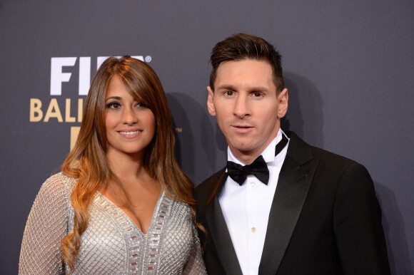 Lionel Messi et Antonella Roccuzzo lors de la cérémonie du Ballon d'or 2015 à la Kongresshaus de Zurich, le 11 janvier 2016