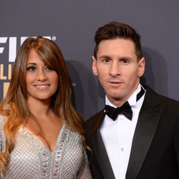 Lionel Messi et Antonella Roccuzzo lors de la cérémonie du Ballon d'or 2015 à la Kongresshaus de Zurich, le 11 janvier 2016