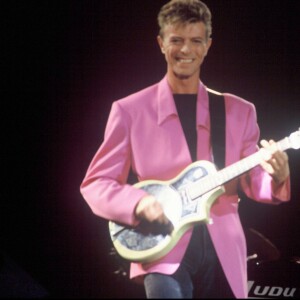 David Bowie lors d'un concert pour les 10 ans de NRJ en septembre 1991