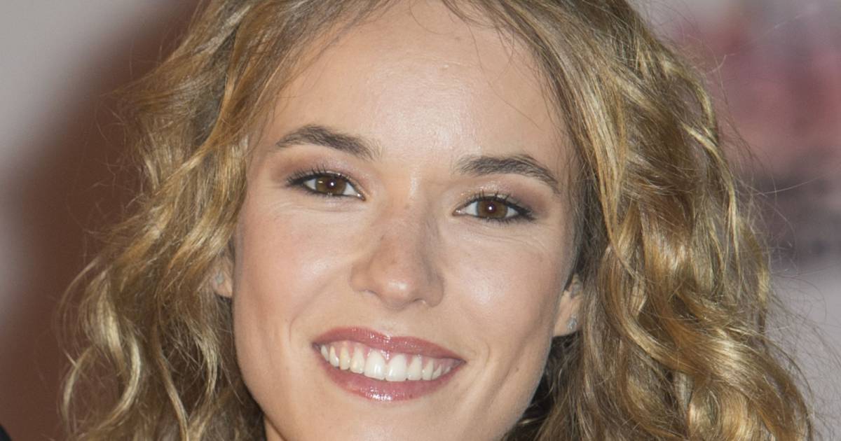 Elodie Fontan - Arrivées à la 17e cérémonie des NRJ Music Awards 2015