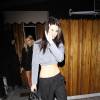 Kendall Jenner adepte du crop top a choisi un modèle sport pour décontracter sa tenue du soir. Un carton plein pour la star qui a décidément beaucoup de goût !