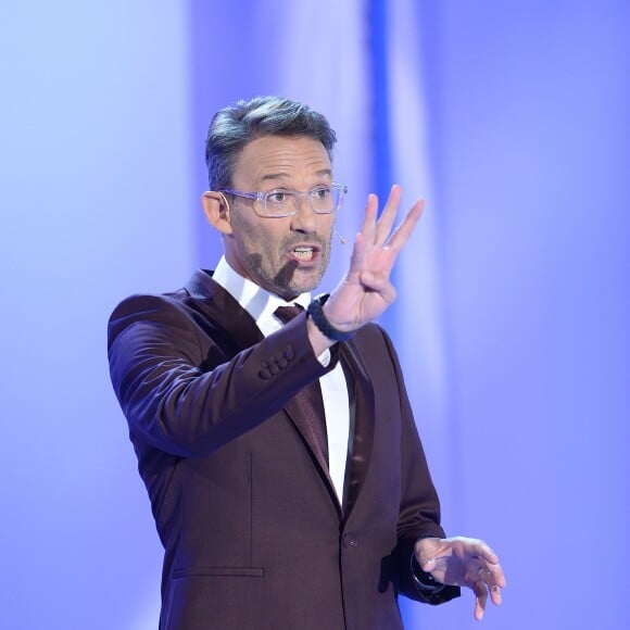 Julien Courbet - Enregistrement de l'émission "Vivement Dimanche" à Paris le 13 janvier 2016 et qui sera diffusée le 17 janvier 2016. Invité principal Les Chevaliers du Fiel. ©Coadic Guirec/Bestimage