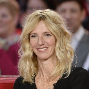 Sandrine Kiberlain - Enregistrement de l'émission "Vivement Dimanche" à Paris le 13 janvier 2016 et qui sera diffusée le 17 janvier 2016. Invité principal Les Chevaliers du Fiel. ©Coadic Guirec/Bestimage