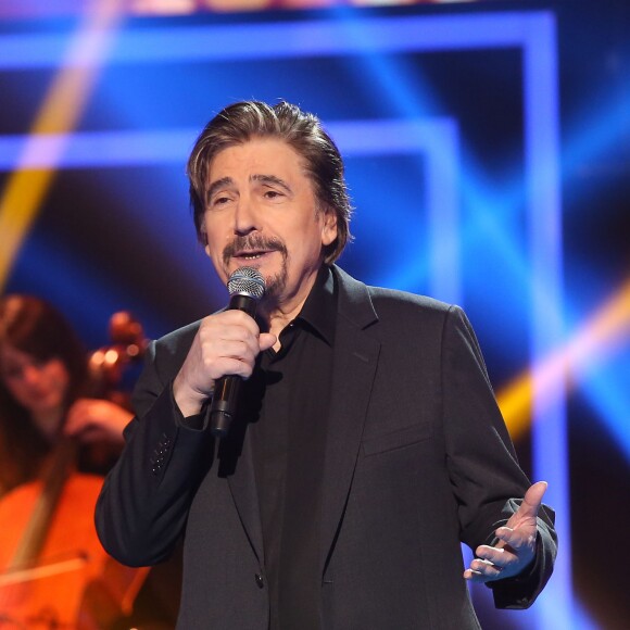 Exclusif - Serge Lama - Enregistrement de l'émission "Le Grand Show, hommage à Michel Delpech" le 18 janvier 2016. L'émission sera diffusée sur France 2 le 23 janvier à 20h55. ©Cyril Moreau/Bestimage