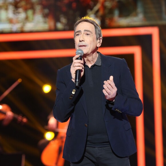 Exclusif - Alain Chamfort - Enregistrement de l'émission "Le Grand Show, hommage à Michel Delpech" le 18 janvier 2016. L'émission sera diffusée sur France 2 le 23 janvier à 20h55. ©Cyril Moreau/Bestimage