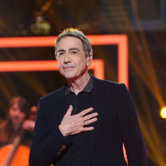 Exclusif - Alain Chamfort - Enregistrement de l'émission "Le Grand Show, hommage à Michel Delpech" le 18 janvier 2016. L'émission sera diffusée sur France 2 le 23 janvier à 20h55. ©Cyril Moreau/Bestimage