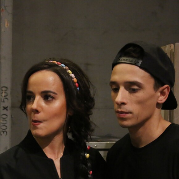 Exclusif - Alizée et son compagnon Grégoire Lyonnet en backstage du défilé du 21e salon du chocolat à la porte de Versailles à Paris le 27 octobre 2015. (no web - online pour suisse et Belgique) © Denis Guignebourg / Bestimage