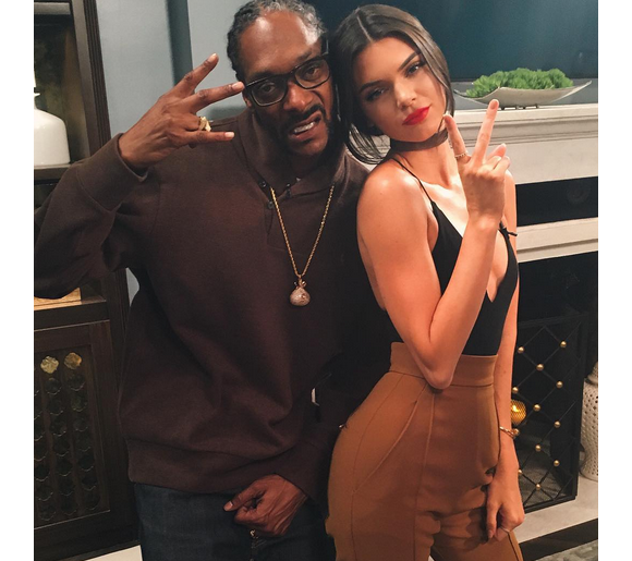 Kendall Jenner et Snoop Dogg lors de la première de la nouvelle émission de sa soeur Khloé Kardashian, Kocktails With Khloé. Photo publiée sur Instagram, le 20 janvier 2016.