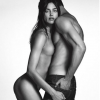 Irina Shayk, entièrement nue face à Chris Moore sur la nouvelle campagne Givenchy Jeans. Photo par Luigi + Iango.